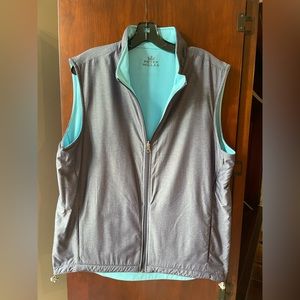 Men’s Peter Millar blue/light blue reversible full zip vest, Large